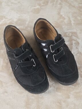 Naturalizer Black Women's Velcro Sneaker with Patent Stripe